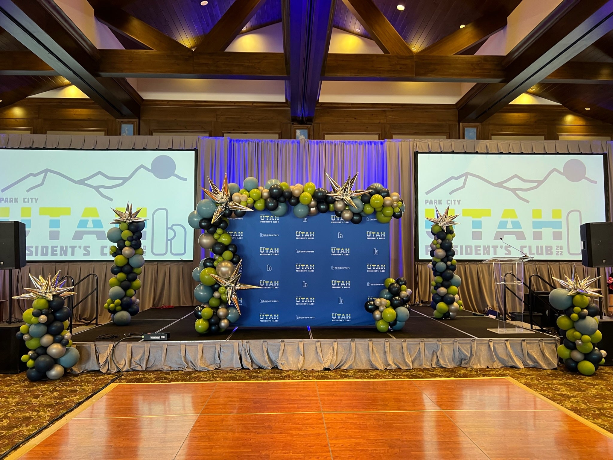 Balloon Garland and Balloon Columns frame backdrop photo op in Park City, Utah