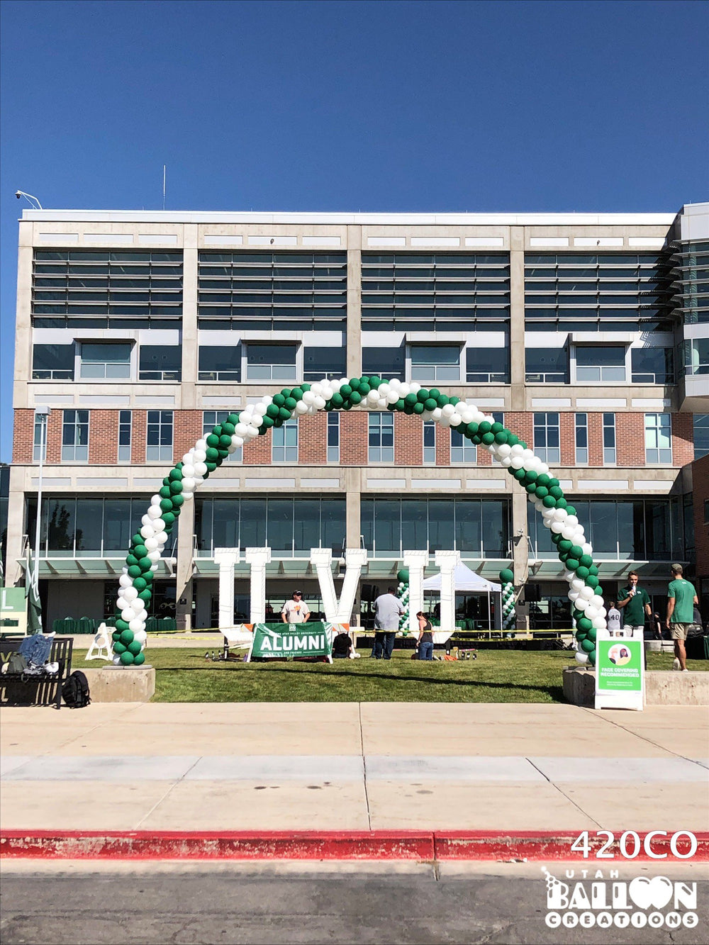 corporate-festival-arch-utah-balloons