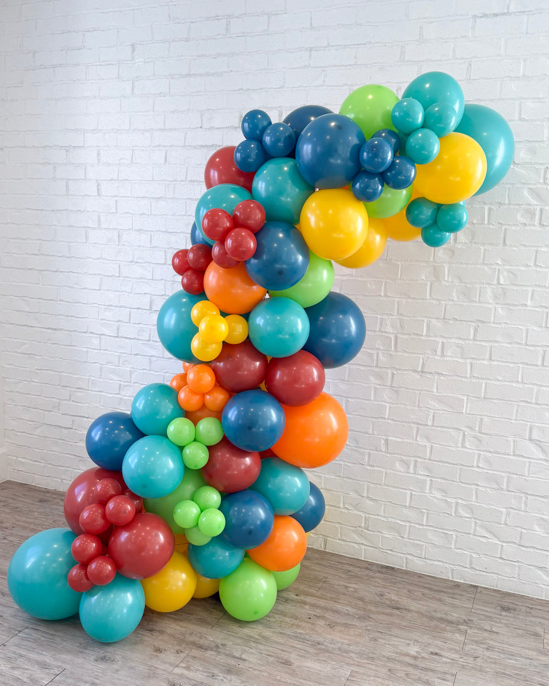 Freestanding Balloon Garland