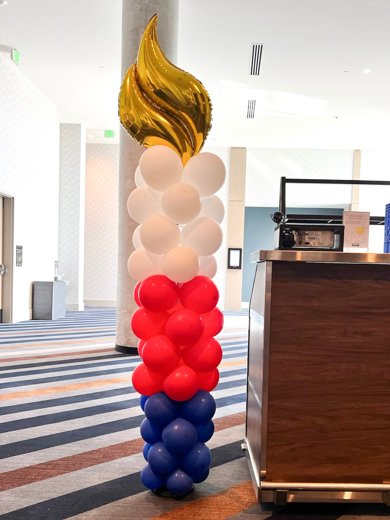 Patriotic balloon torch for olympic themed events
